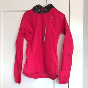 Nike lightweight hot pink windbreaker / rain running jacket with hood size small